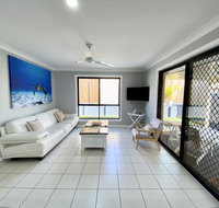 STYLISH RESIDENCE LARGE PRIVATE YARD - CLOSE TO DREAMWORLD - Surfers Gold Coast