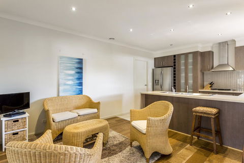 Summer Breeze - Surfers Gold Coast 1