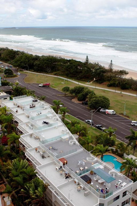 Sundeck Gardens - Surfers Gold Coast 3
