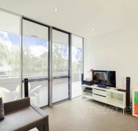 Sunny 3 Bedroom Apartment in Turrella - Surfers Gold Coast