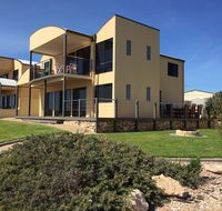 Sunset Cove Beach House - Surfers Gold Coast