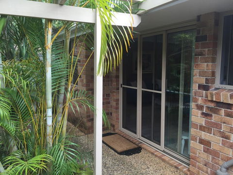 Sunshine Coast Tropical Getaway - Surfers Gold Coast 3