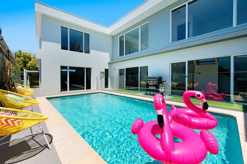 Surfers Paradise Holiday Home Almalfi Drive - Surfers Gold Coast 2