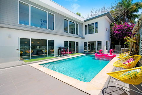 Surfers Paradise Holiday Home Almalfi Drive - Surfers Gold Coast 1