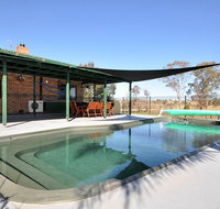 Talga Escape Rothbury with pool and views - Surfers Gold Coast