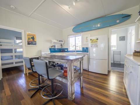 Tallowood Beachfront Cottage - Surfers Gold Coast 3