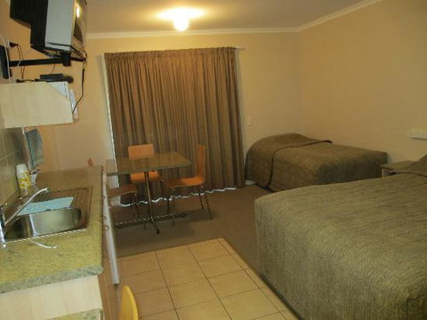 Tambo Mill Motel & Caravan Park - Surfers Gold Coast 3