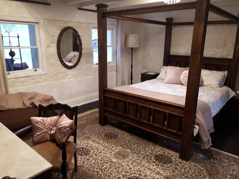 Tanilba House - Surfers Gold Coast 0