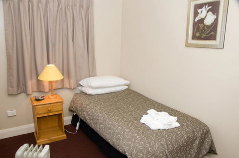 The Alpine Hotel - Surfers Gold Coast 3