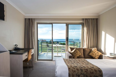 Beachfront Bicheno - Surfers Gold Coast 15