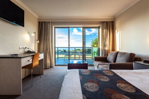 Beachfront Bicheno - Surfers Gold Coast 0