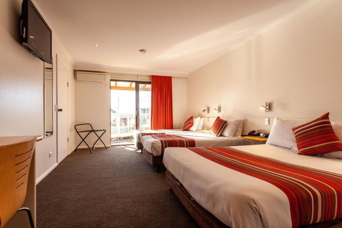 Beachfront Bicheno - Surfers Gold Coast 26