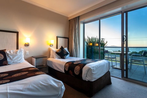 Beachfront Bicheno - Surfers Gold Coast 9