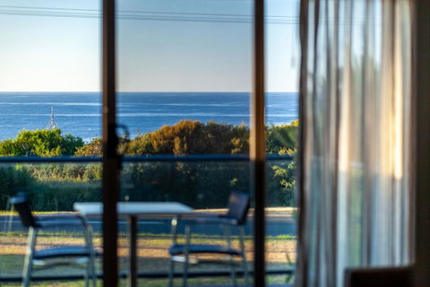 Beachfront Bicheno - Surfers Gold Coast 21