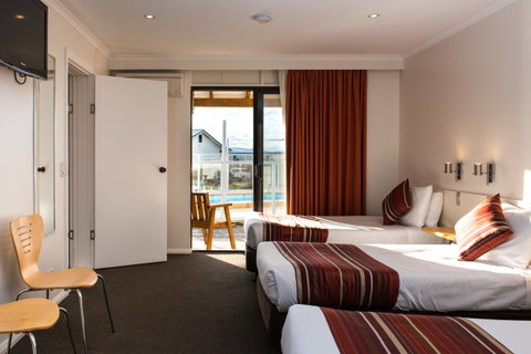 Beachfront Bicheno - Surfers Gold Coast 30