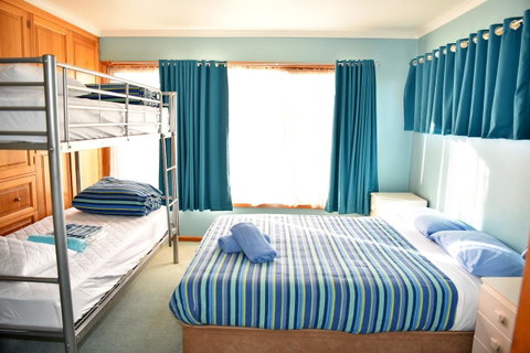 Bicheno Backpackers - Surfers Gold Coast 13