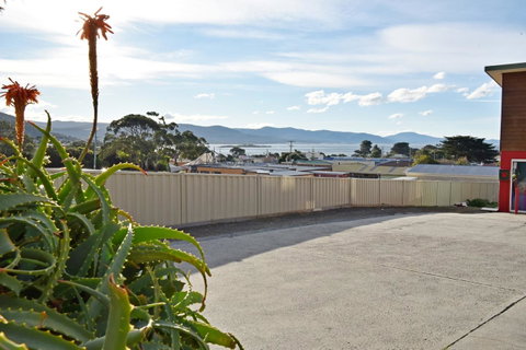 Bicheno Backpackers - Surfers Gold Coast 24