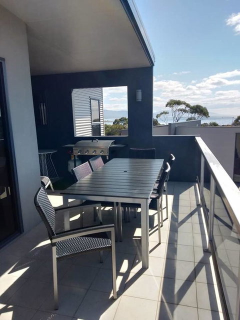 Bicheno Views On Douglas - Surfers Gold Coast 10