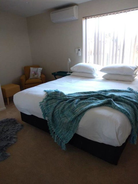 Bicheno Views On Douglas - Surfers Gold Coast 23