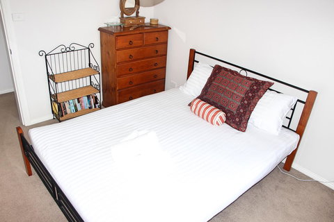 Front Row Beachfront - Surfers Gold Coast 10