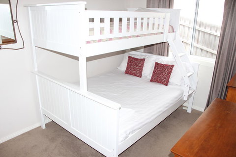 Front Row Beachfront - Surfers Gold Coast 9