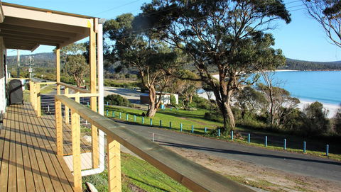 KINGFISHER COTTAGE Beachfront At The Binalong Bay - Surfers Gold Coast 8