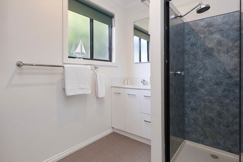 KINGFISHER COTTAGE Beachfront At The Binalong Bay - Surfers Gold Coast 2