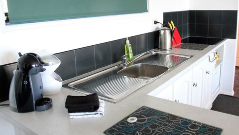 KINGFISHER COTTAGE Beachfront At The Binalong Bay - Surfers Gold Coast 18