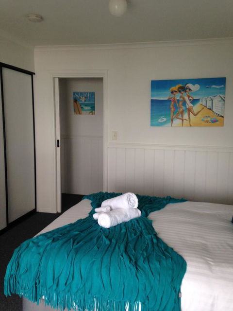 KINGFISHER COTTAGE Beachfront At The Binalong Bay - Surfers Gold Coast 25