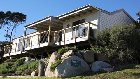 KINGFISHER COTTAGE Beachfront At The Binalong Bay - Surfers Gold Coast 0
