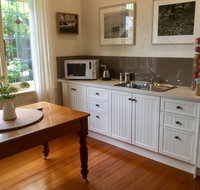 Sandy Bay Cottage - Surfers Gold Coast