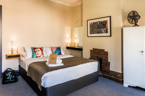 Alabama Hotel Hobart - Surfers Gold Coast 26