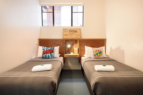 Alabama Hotel Hobart - Surfers Gold Coast 19