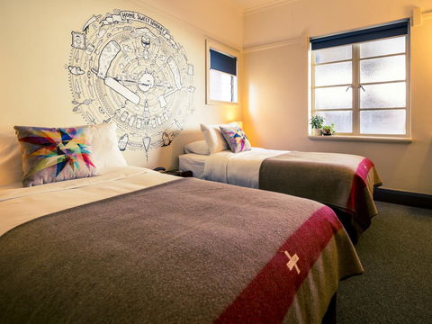 Alabama Hotel Hobart - Surfers Gold Coast 34