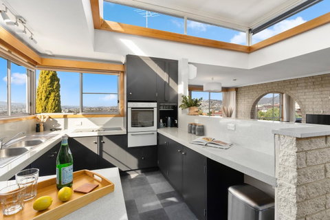That '70s House - Surfers Gold Coast 11