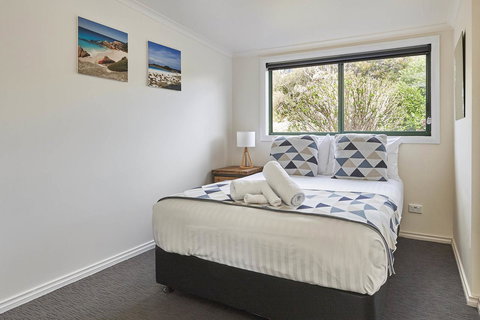 DOLPHIN LOOKOUT COTTAGE - Amazing Views Of The Bay Of Fires - Surfers Gold Coast 15