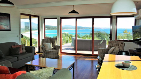 DOLPHIN LOOKOUT COTTAGE - Amazing Views Of The Bay Of Fires - Surfers Gold Coast 1