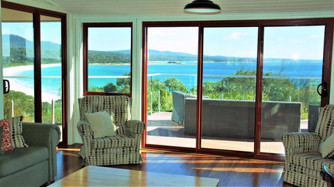DOLPHIN LOOKOUT COTTAGE - Amazing Views Of The Bay Of Fires - Surfers Gold Coast 14