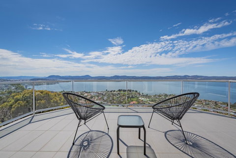 Nature & Relax House, Panoramic Sea View, Free Parking 37 - Surfers Gold Coast 3