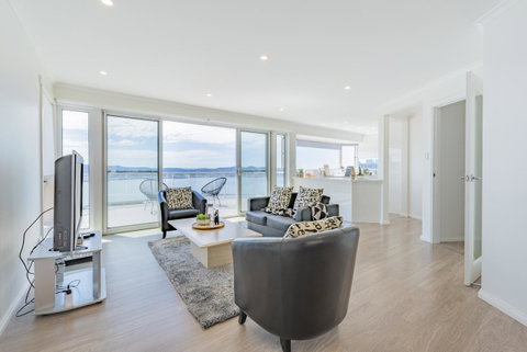 Nature & Relax House, Panoramic Sea View, Free Parking 37 - Surfers Gold Coast 24