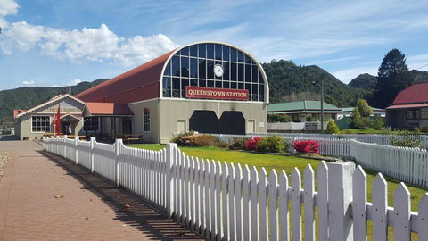 Mt Lyell Motor Inn - Surfers Gold Coast 34