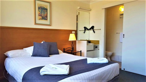 Mt Lyell Motor Inn - Surfers Gold Coast 5
