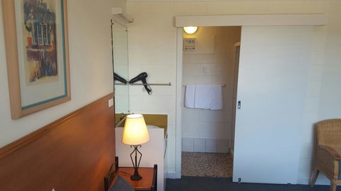 Mt Lyell Motor Inn - Surfers Gold Coast 30