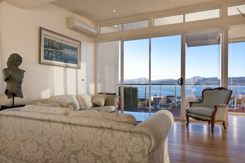 567 Sandy Bay - Surfers Gold Coast 0