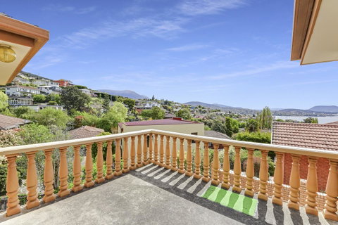 Vintage Cuddle Guest House - Surfers Gold Coast 18