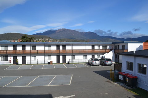 Hobart Tower Motel - Surfers Gold Coast 2