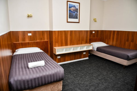 Hobart Tower Motel - Surfers Gold Coast 11