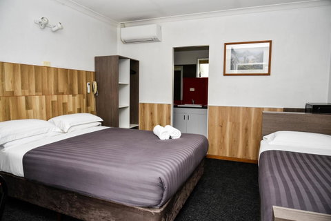Hobart Tower Motel - Surfers Gold Coast 9