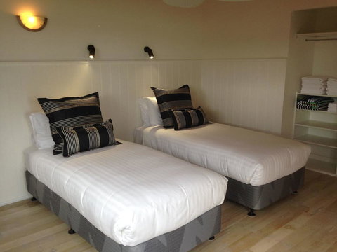 Driftwood Bay Of Fires - Surfers Gold Coast 4