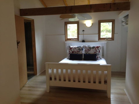 Driftwood Bay Of Fires - Surfers Gold Coast 7